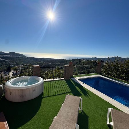 Villa En Frigiliana Con Piscina, Jacuzzi Y Espectaculares Vistas Екстериор снимка
