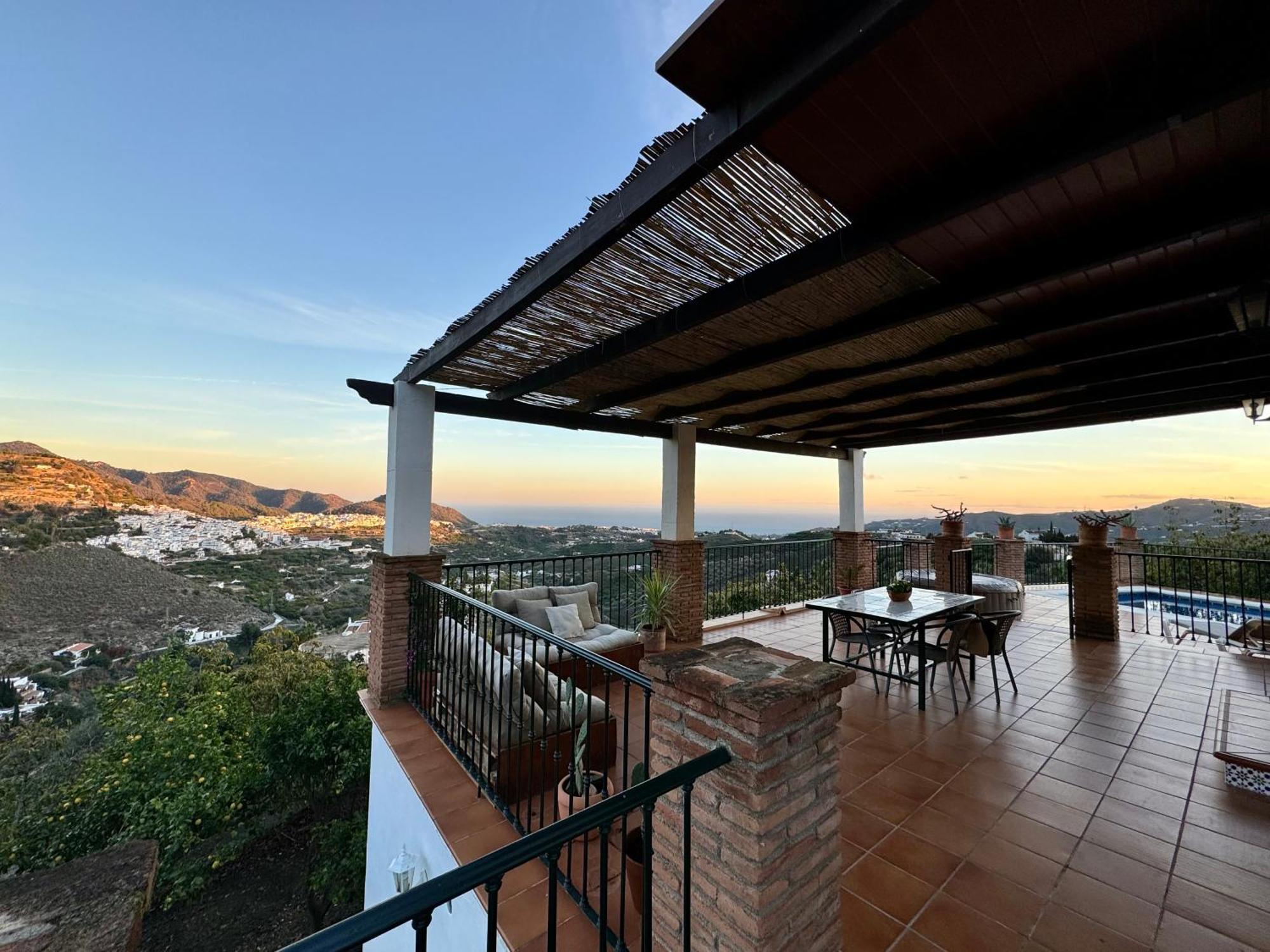 Villa En Frigiliana Con Piscina, Jacuzzi Y Espectaculares Vistas Екстериор снимка