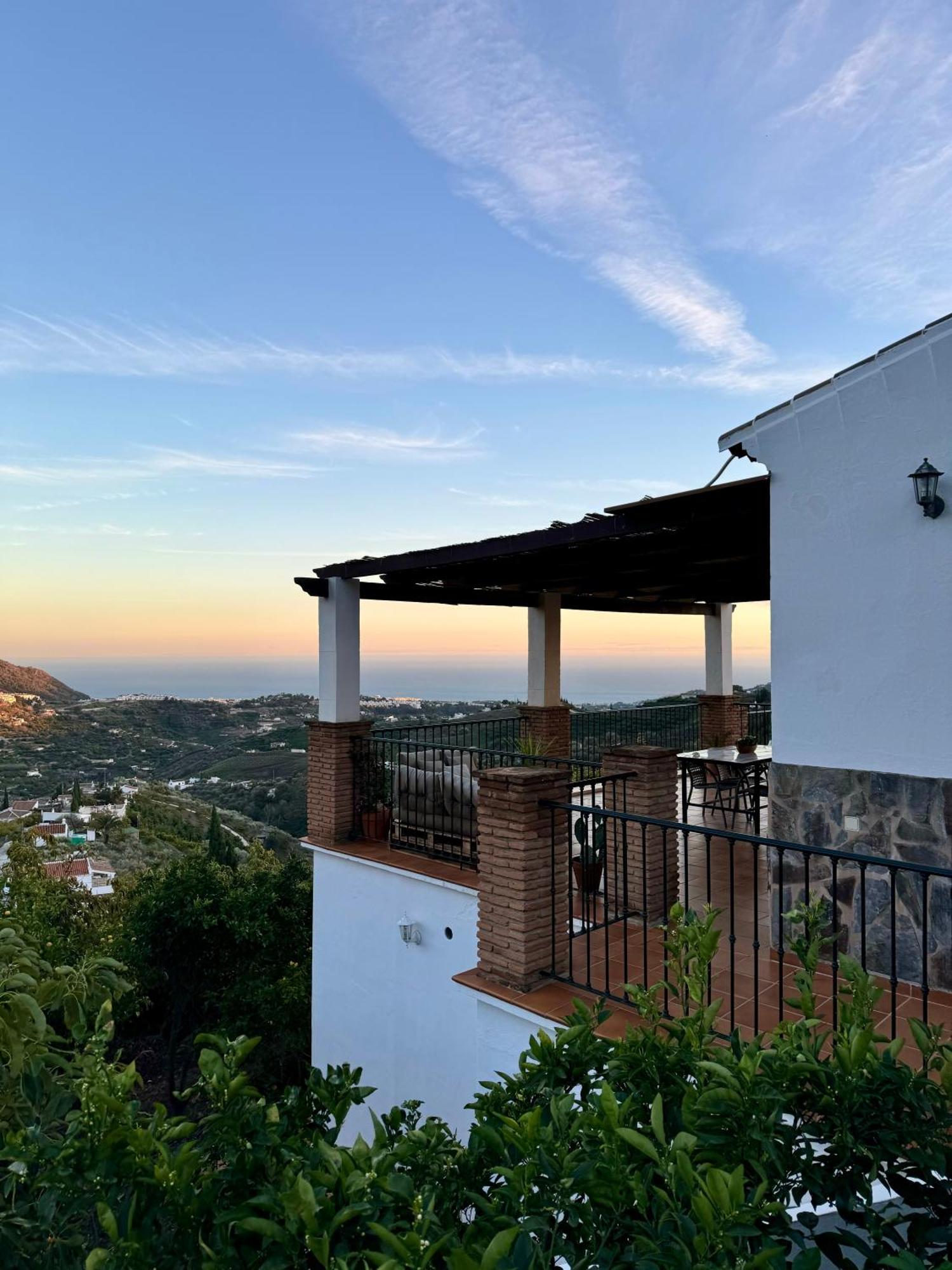 Villa En Frigiliana Con Piscina, Jacuzzi Y Espectaculares Vistas Екстериор снимка