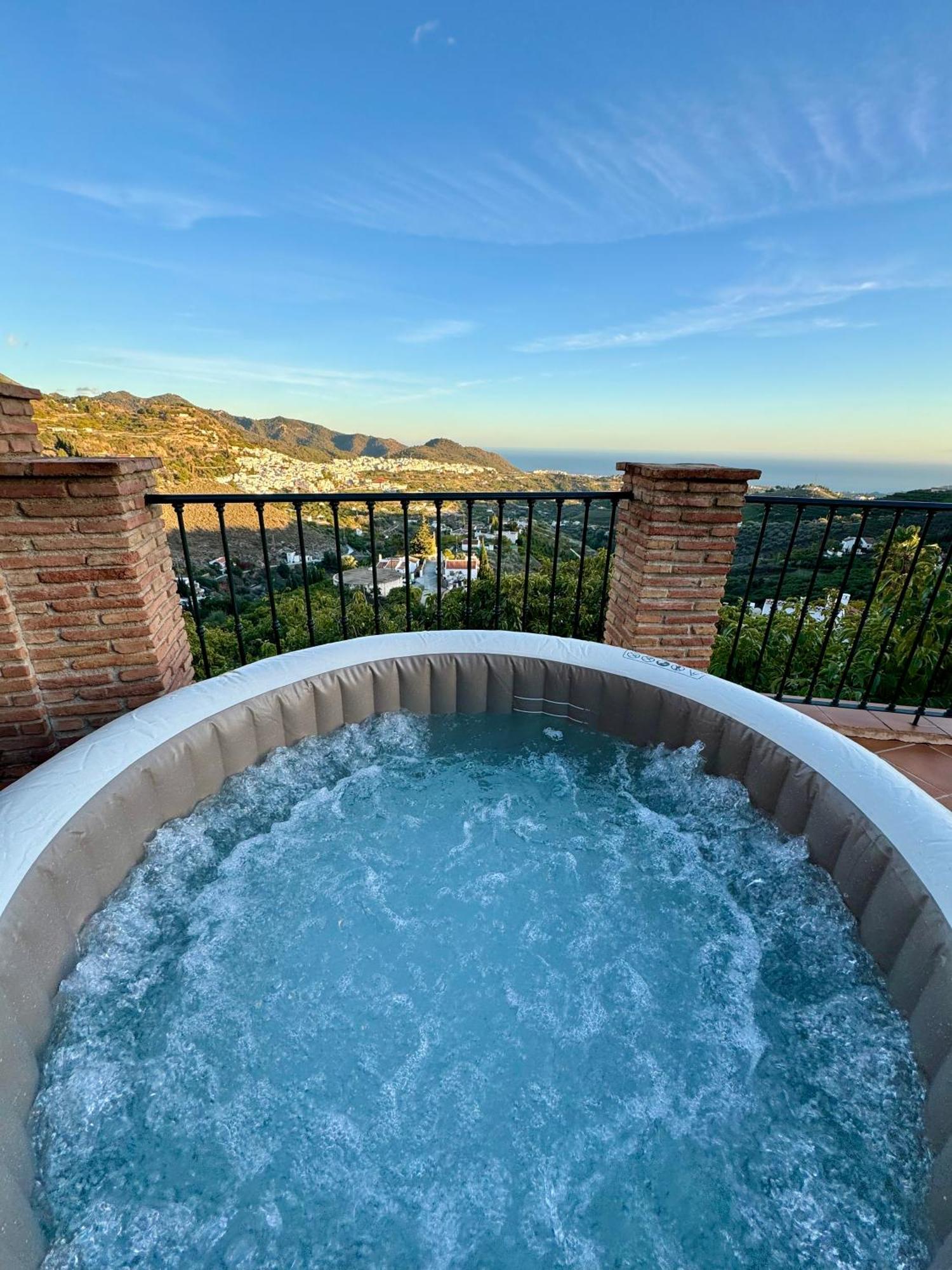 Villa En Frigiliana Con Piscina, Jacuzzi Y Espectaculares Vistas Екстериор снимка