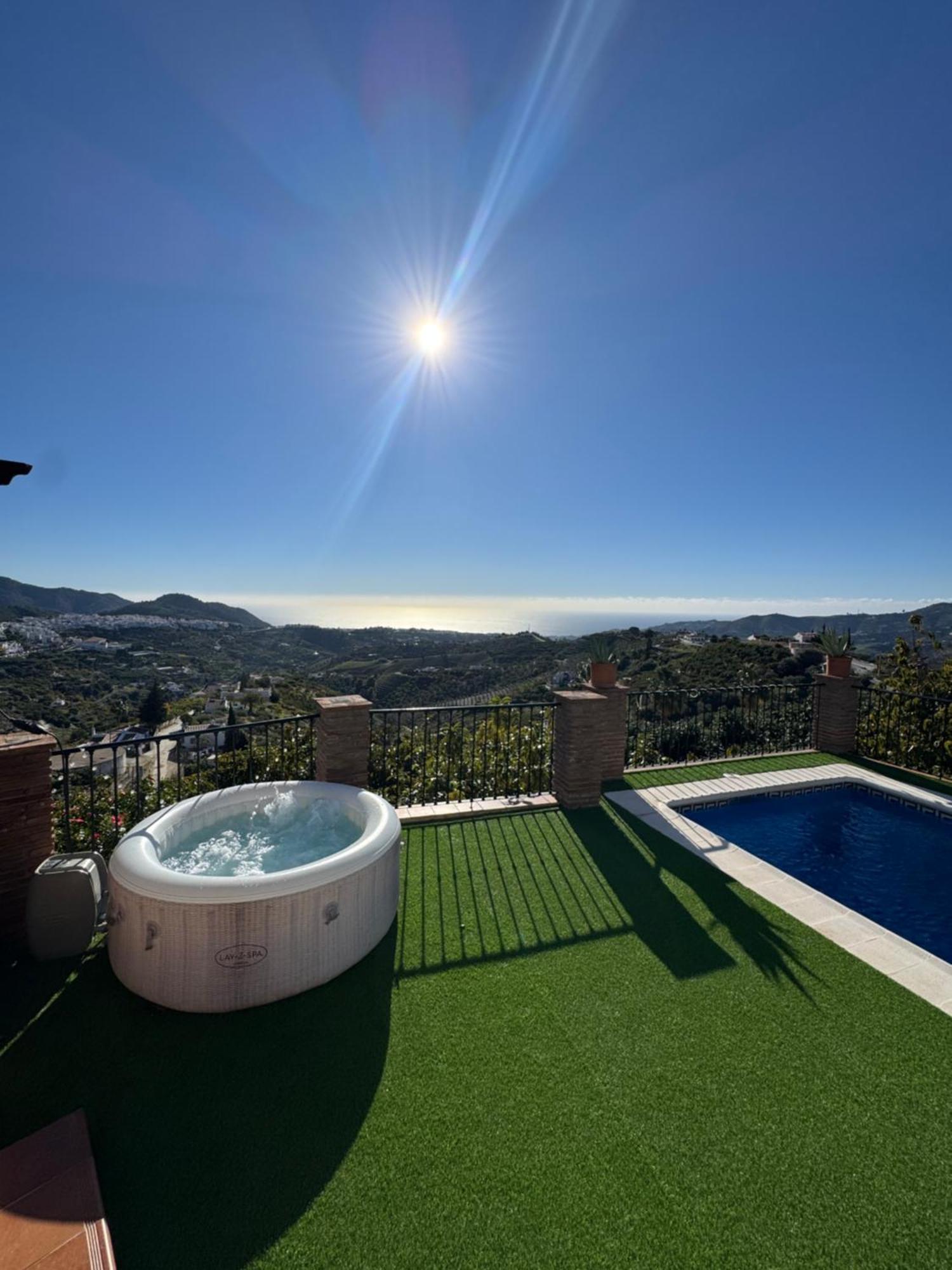 Villa En Frigiliana Con Piscina, Jacuzzi Y Espectaculares Vistas Екстериор снимка