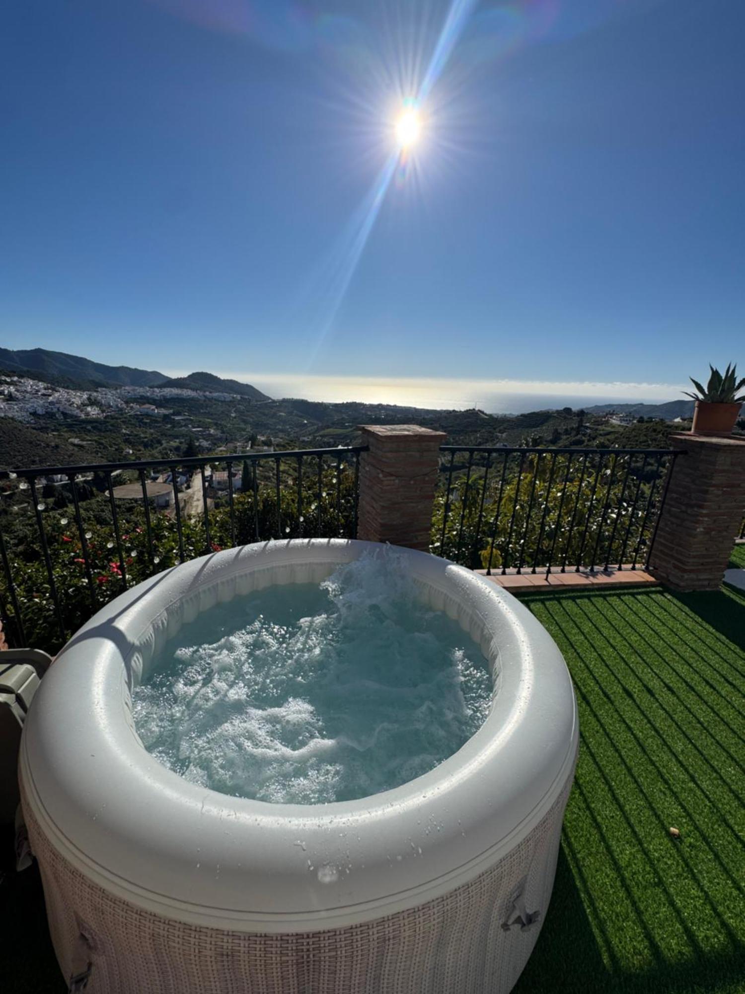Villa En Frigiliana Con Piscina, Jacuzzi Y Espectaculares Vistas Екстериор снимка