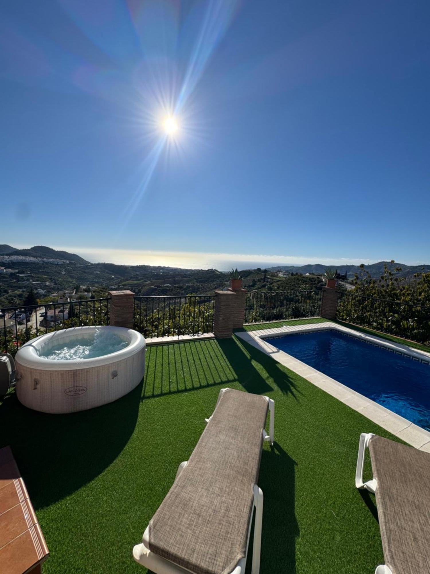 Villa En Frigiliana Con Piscina, Jacuzzi Y Espectaculares Vistas Екстериор снимка